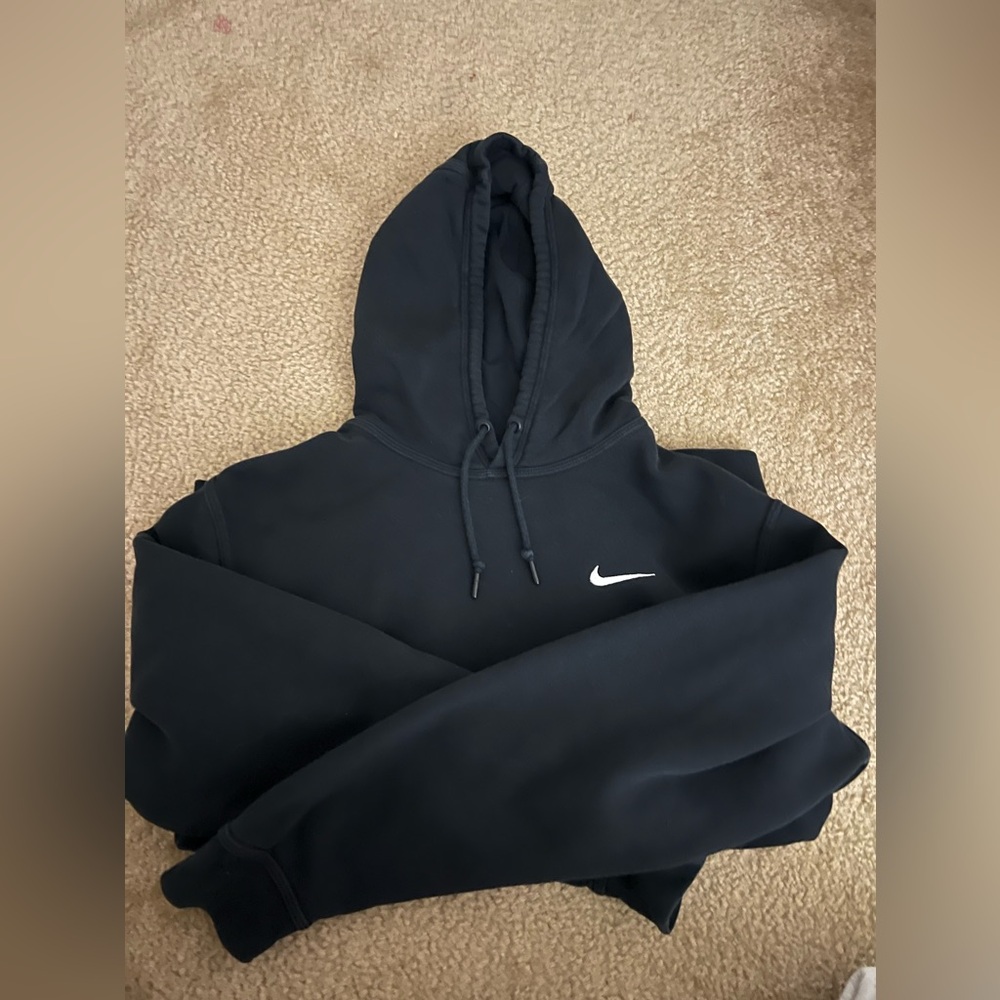 Women’s black Nike fleece sweatshirt